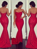 Precioso vestido de sirena sin mangas con escote corazón y lentejuelas