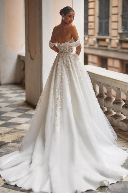Magnifique robe de mariée trapèze en dentelle et tulle à épaules dénudées