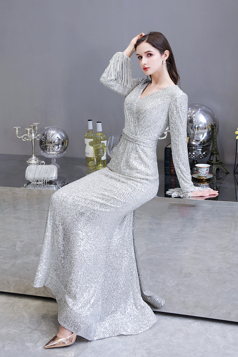 Preciosos vestidos de noche de sirena con lentejuelas, manga larga y escote en V