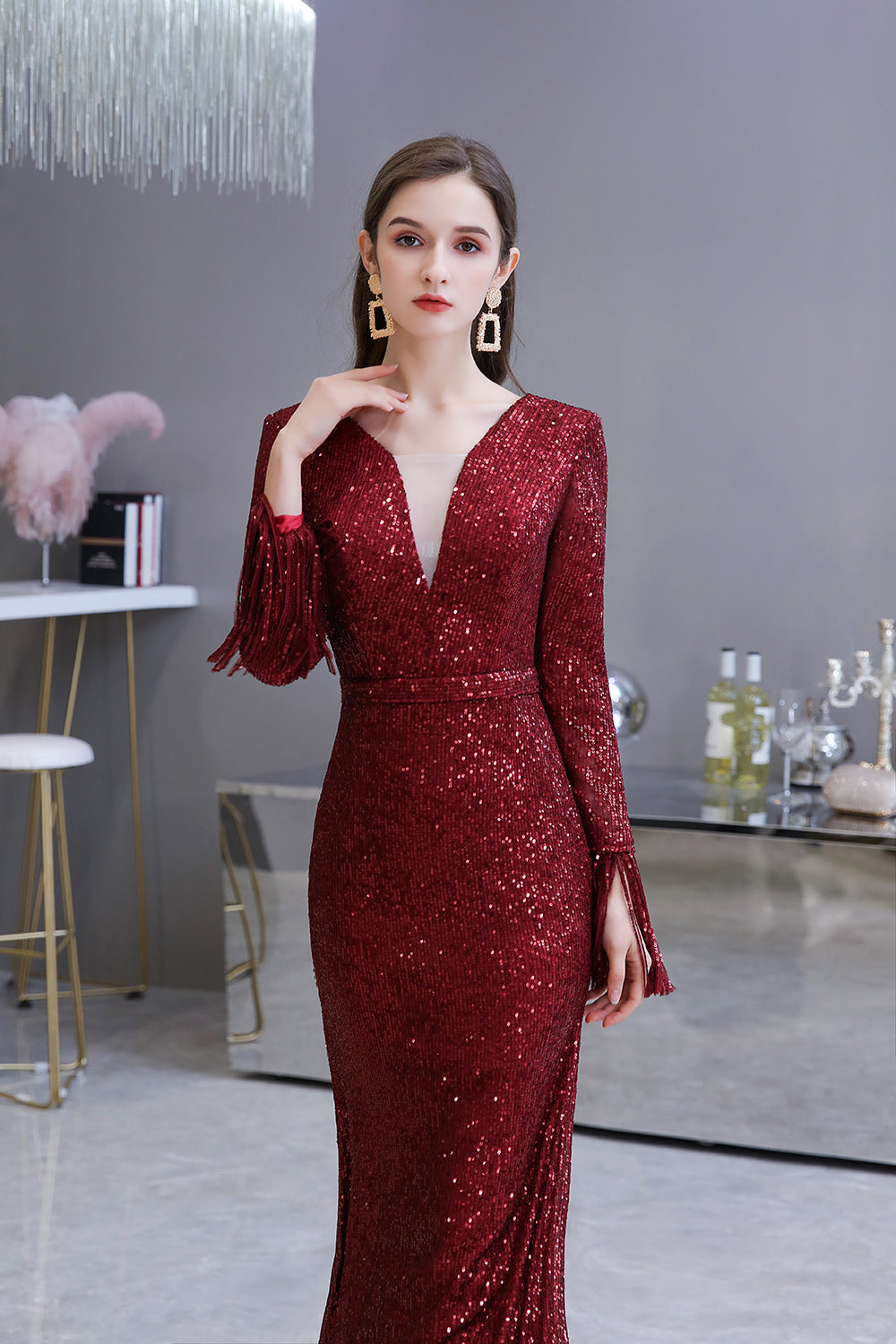 Preciosos vestidos de noche de sirena con lentejuelas, manga larga y escote en V