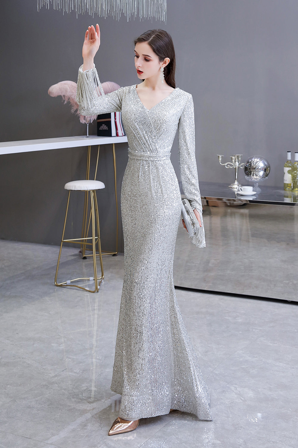 Preciosos vestidos de noche de sirena con lentejuelas, manga larga y escote en V