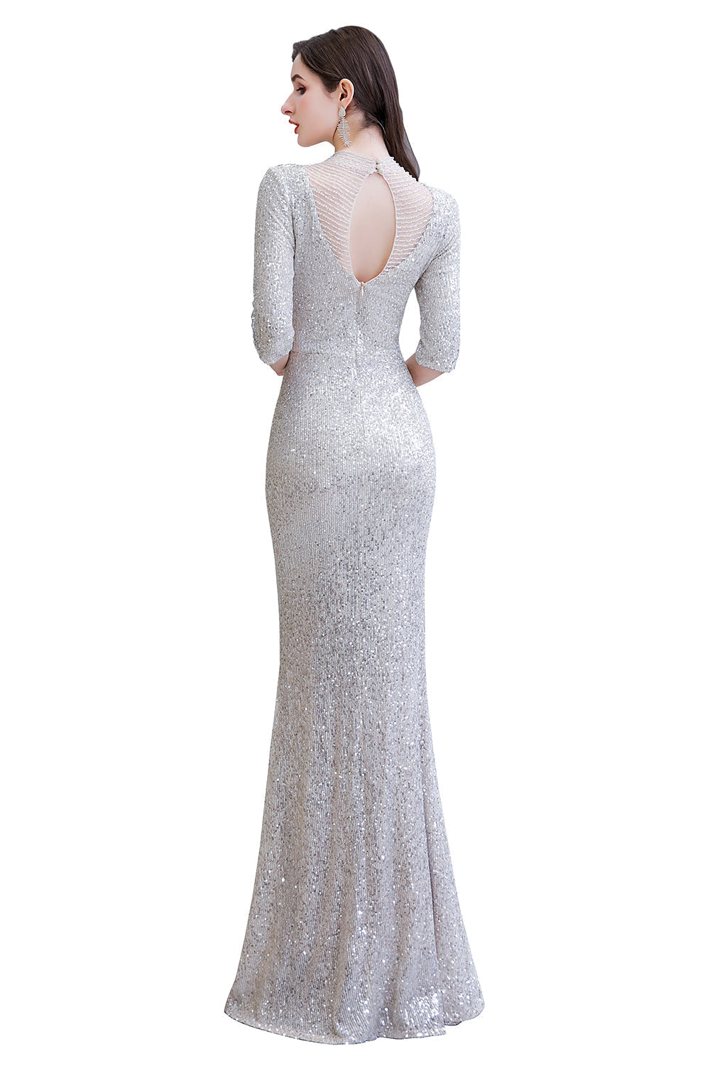 Magnifique robe de bal longue argentée à manches longues