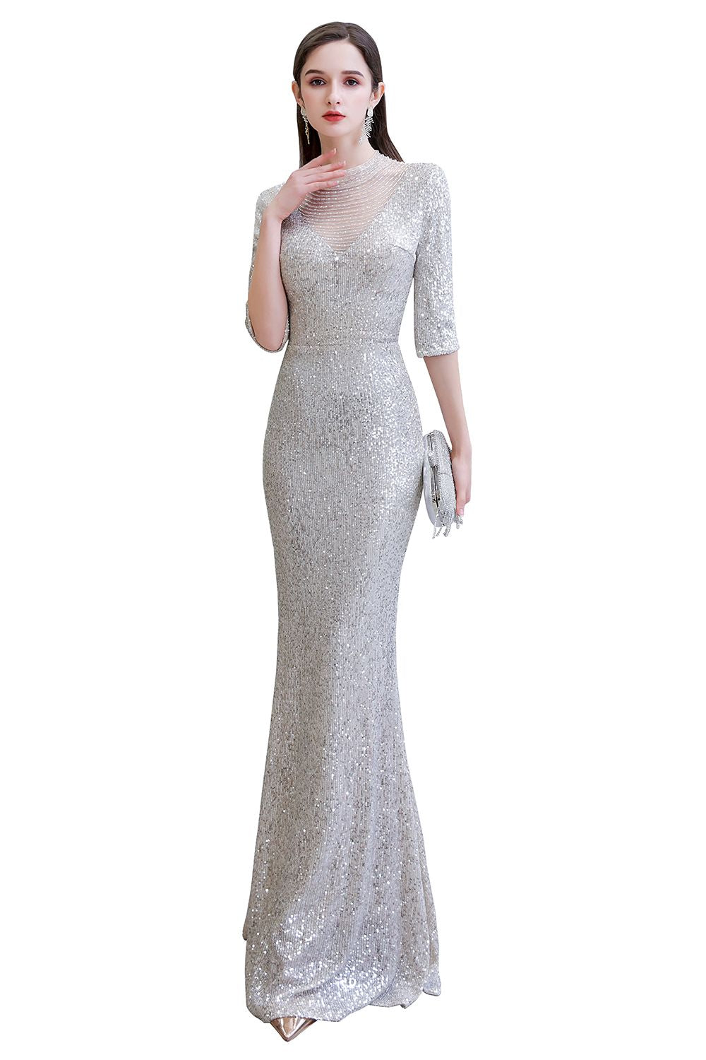 Magnifique robe de bal longue argentée à manches longues