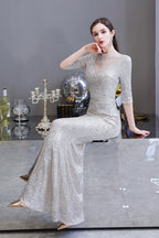 Magnifique robe de bal longue argentée à manches longues