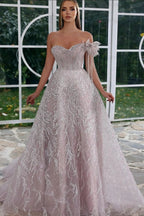 Precioso vestido de graduación de corte A con escote corazón y hombros descubiertos, adornado con cuentas