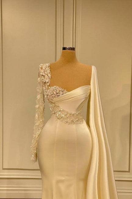 Magnifiques robes de bal sirène blanches à décolleté cœur et manches longues ornées de perles