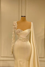 Magnifiques robes de bal sirène blanches à décolleté cœur et manches longues ornées de perles