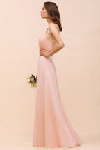 Vestido de dama de honor rosa con escote halter, largo hasta el suelo, para eventos formales.