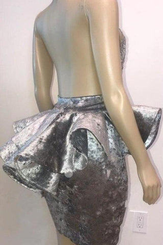 Vestidos cortos de fiesta con apliques y escote halter con abertura en forma de ojo de cerradura