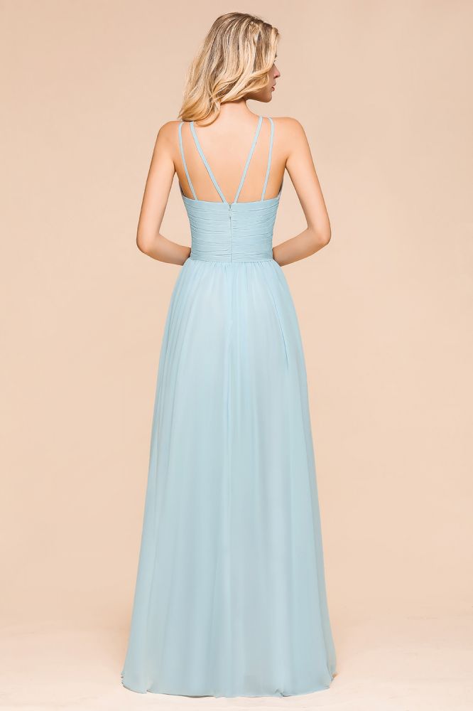 Robe de demoiselle d'honneur bleu ciel dos nu, longue jusqu'au sol, sans manches, coupe trapèze, disponible en ligne.