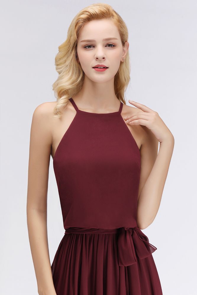 Robes de demoiselle d'honneur bordeaux en mousseline de soie à volants, coupe trapèze, dos nu sans manches, style A-line, dos nu et sans manches.
