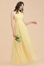 Vestido de dama de honor de gasa color narciso sin mangas con cuello halter y volantes 
