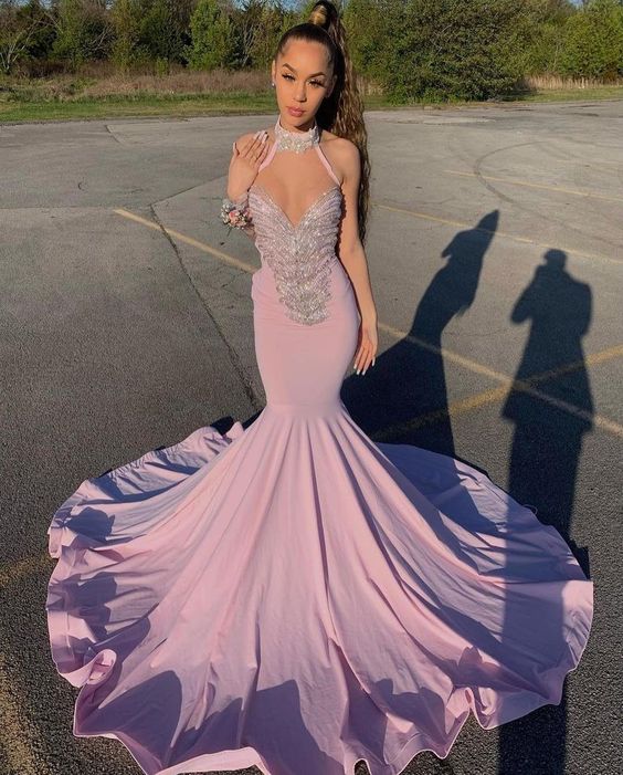 Vestidos de fiesta sirena sin mangas con escote halter y escote corazón, adornados con cuentas, hasta el suelo