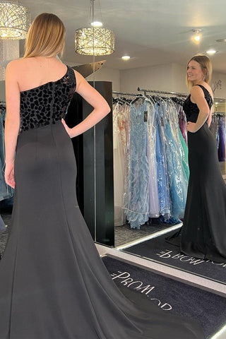 Harlow | Robe de soirée longue trompette asymétrique en verre taillé bleu clair avec fente