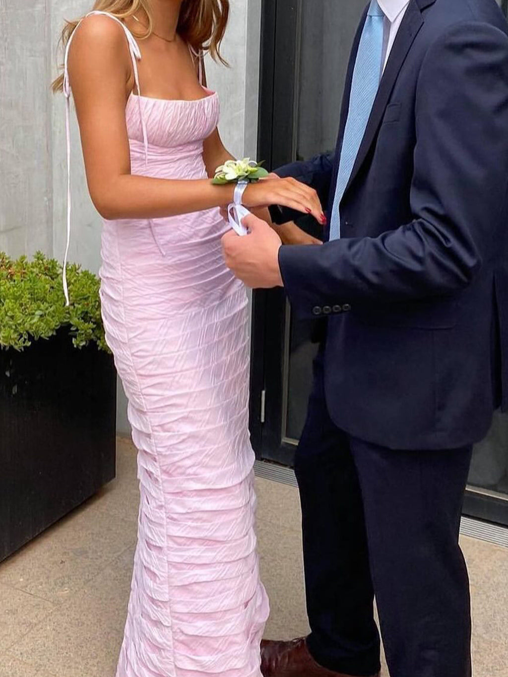 Henry | Vestido de fiesta rosa sin mangas hasta el suelo con tirantes finos estilo sirena