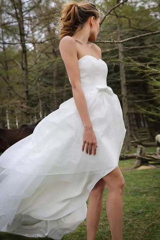 Vestido de novia sin mangas con escote corazón y apliques, corte asimétrico, WD150 