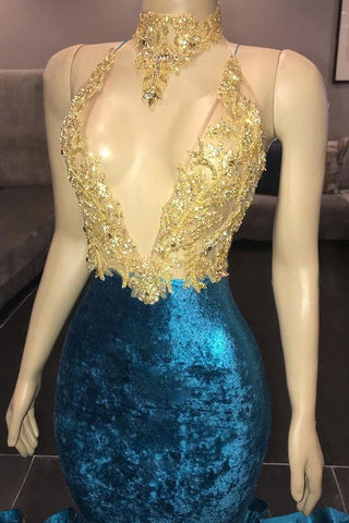 Vestidos de fiesta de sirena con cuello alto, escote ilusión, sin mangas, cola larga y apliques.
