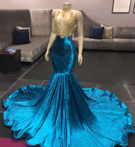 Vestidos de fiesta de sirena con cuello alto, escote ilusión, sin mangas, cola larga y apliques.