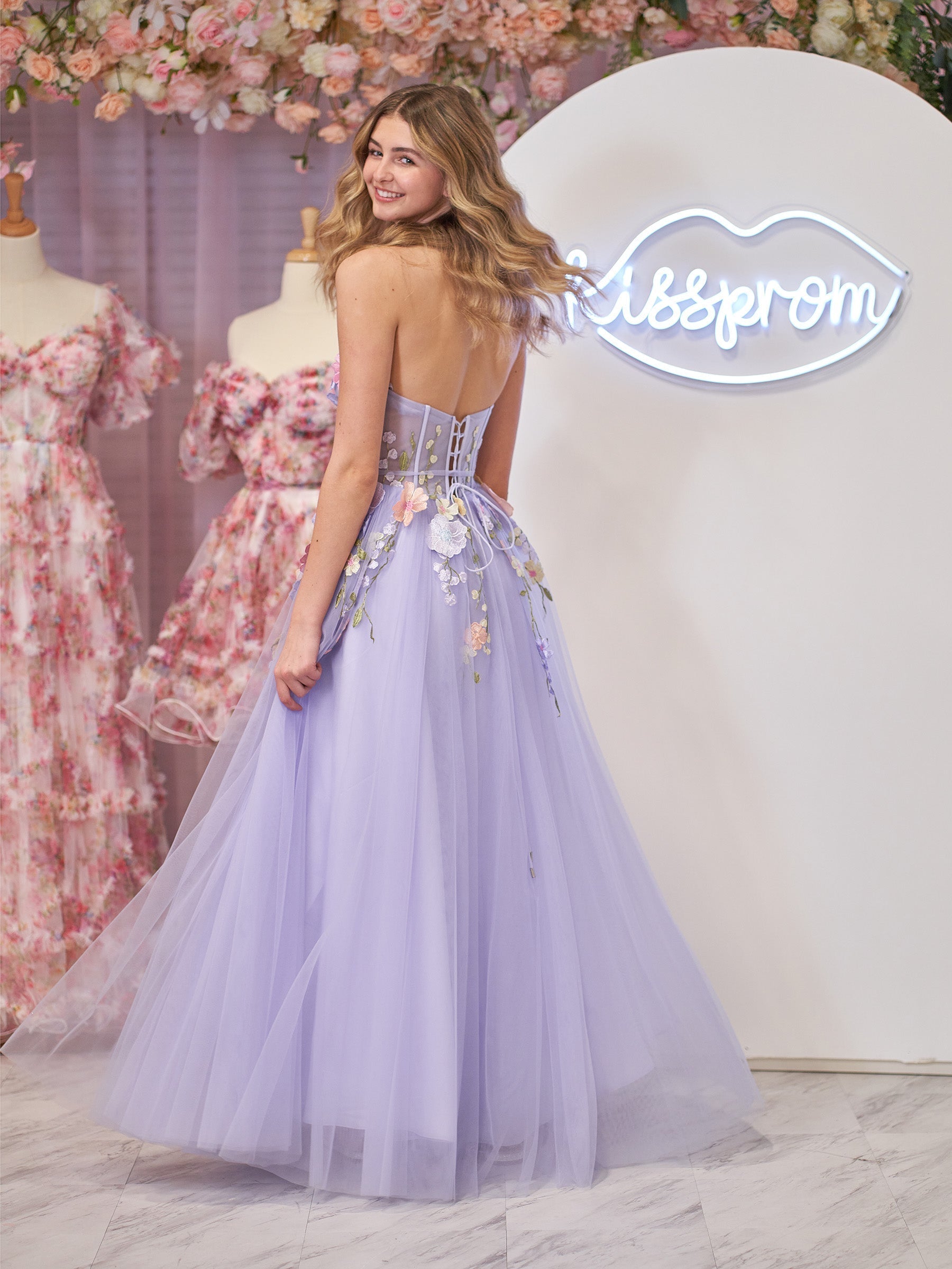 Vestido de fiesta de bienvenida de tul sin tirantes, corte en A, con flores 3D