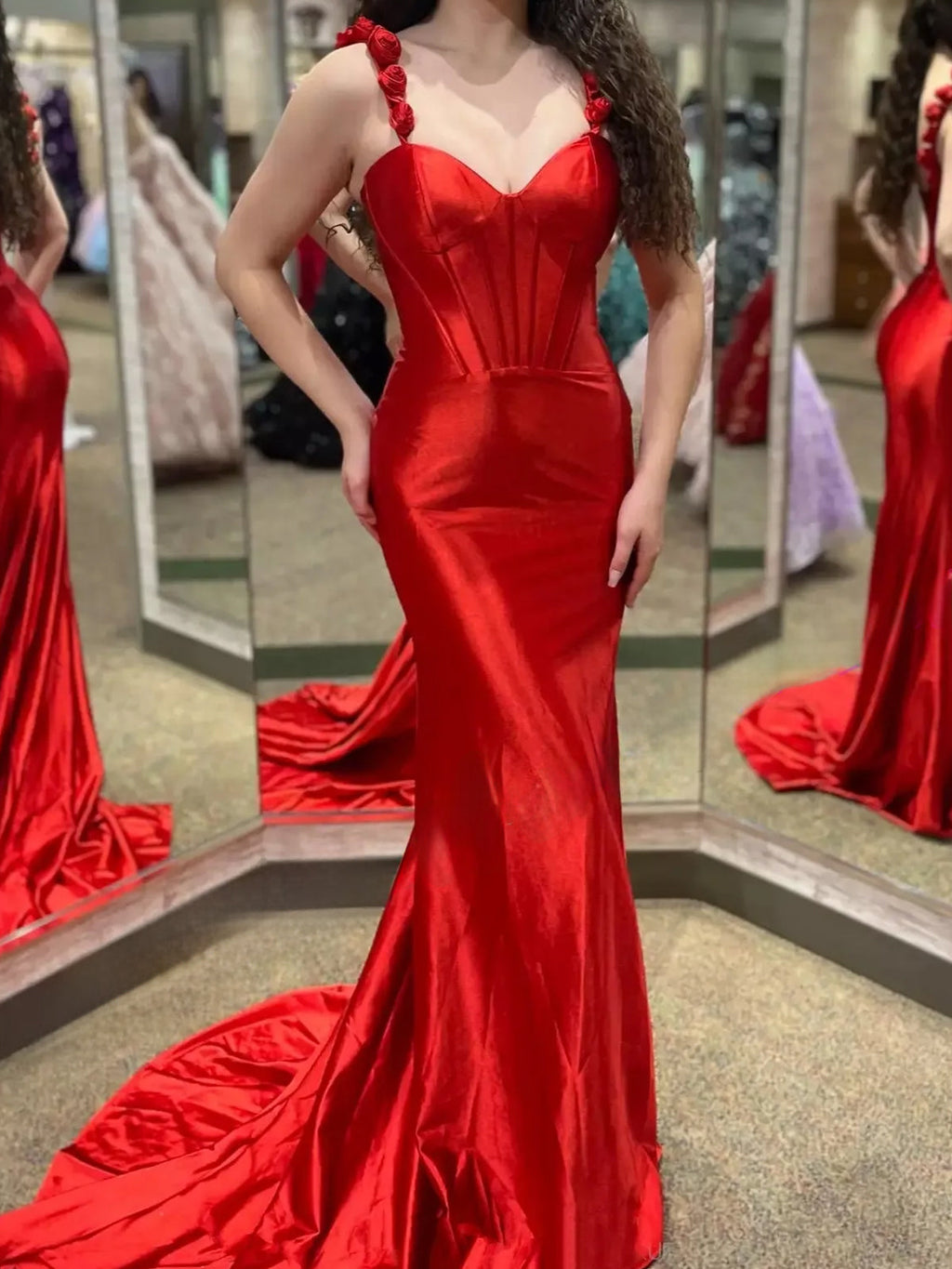 Perséfone | Vestido largo de fiesta sirena de satén rosa fucsia con tirantes florales