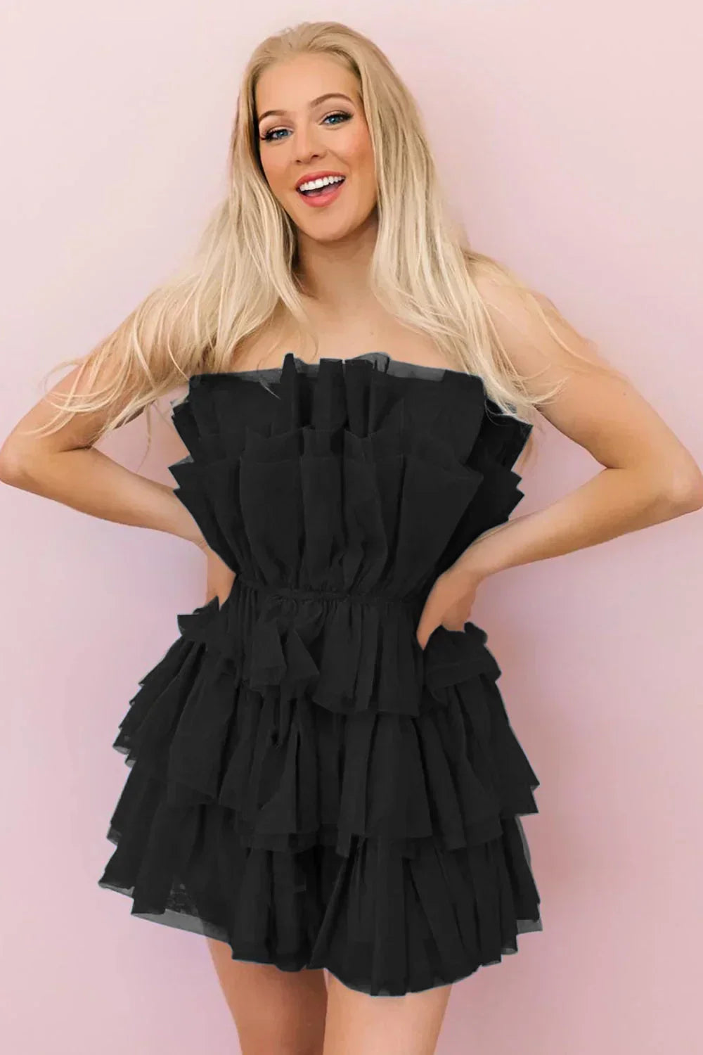 Hailey | Robe courte bustier trapèze pour le bal de promo