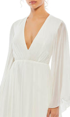 Robe courte à manches longues et col en V