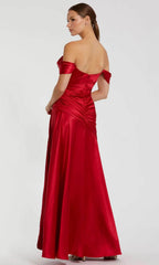 Robe de bal à épaules dénudées et fronces