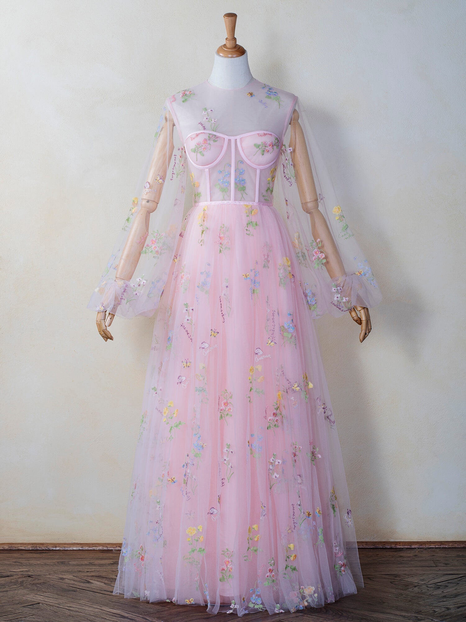 Robe de bal rose en tulle, longue jusqu'au sol, col illusion