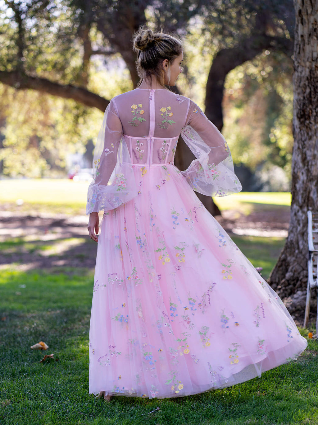 Robe de bal rose en tulle, longue jusqu'au sol, col illusion