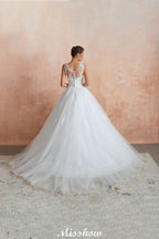 Robe de mariée blanche sans manches à col illusion et applications de dentelle, disponible en ligne