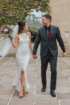 Robe de mariée à encolure illusion, fente et traîne balayée, dos nu, modèle WD471