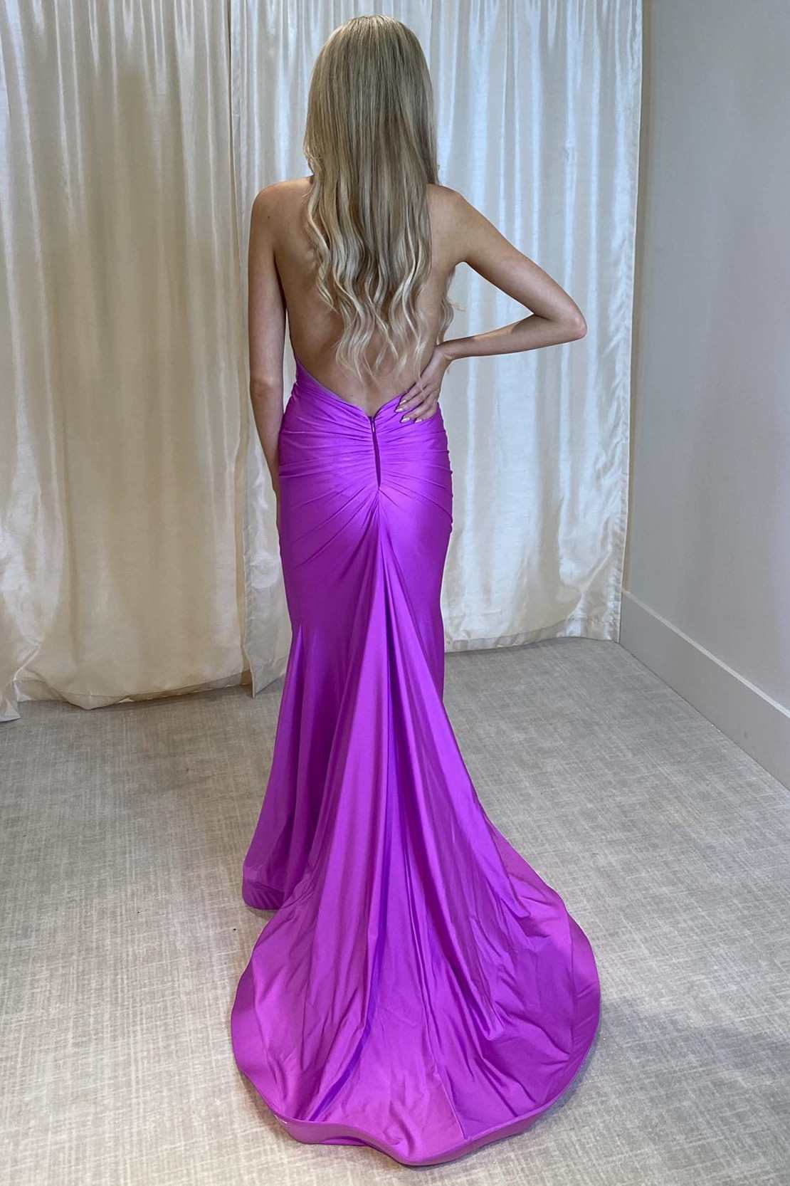 Ilse | Robe longue de soirée violette à dos nu et coupe trompette |