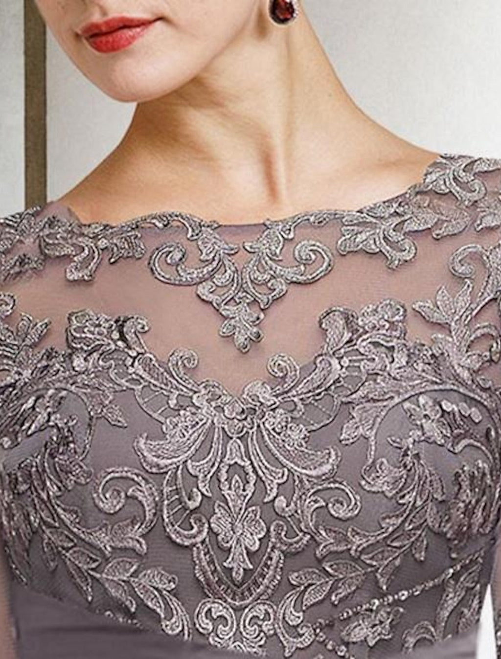 Tailleur-pantalon en mousseline à manches courtes et dentelle pour la mère de la mariée 