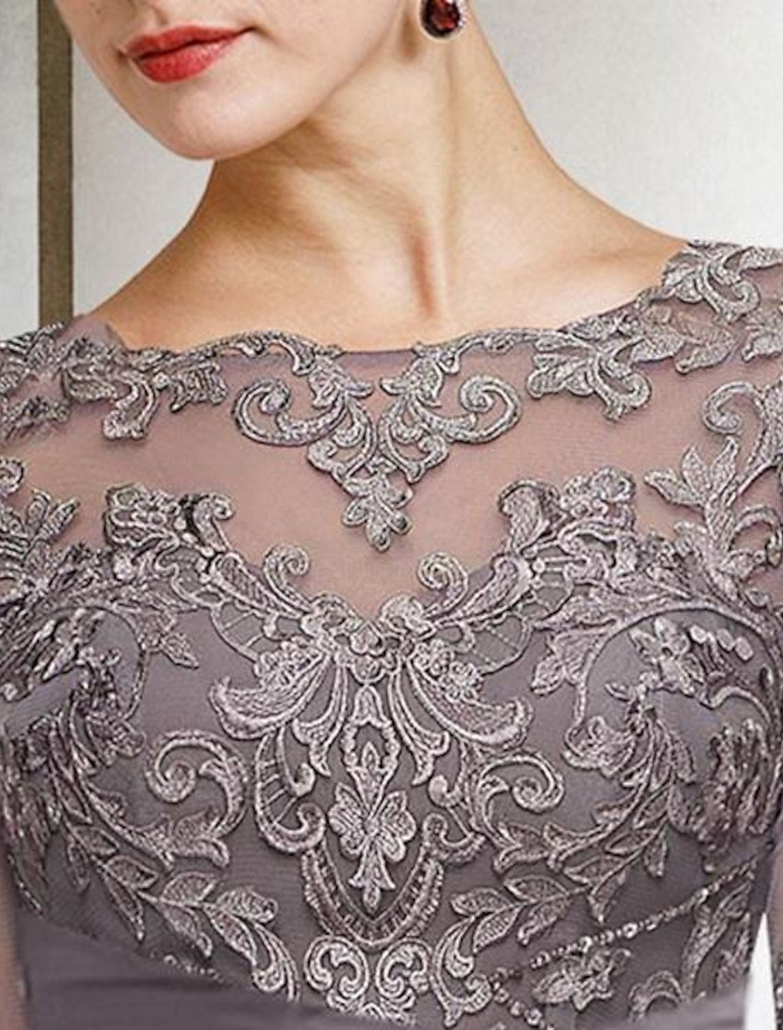 Tailleur-pantalon en mousseline à manches courtes et dentelle pour la mère de la mariée 