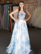 Inez | Vestidos largos de fiesta corte A sin tirantes con estampado floral azul