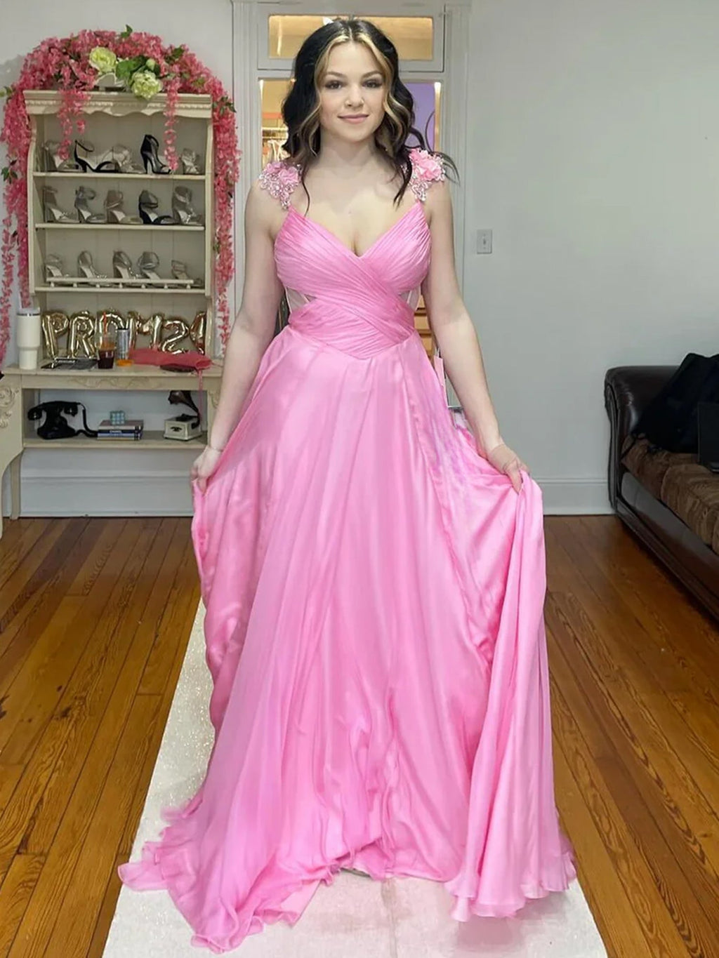 Iona | Robe de bal longue trapèze en mousseline rose plissée 