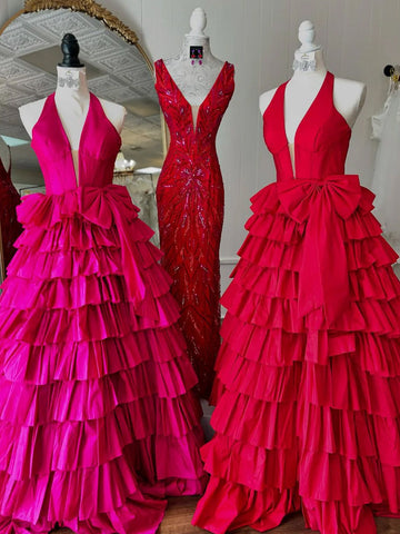 Iridium | Vestido de fiesta largo azul satinado con escote halter, corte en A, volantes y abertura