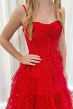 Isoline | Robe de bal rouge à fines bretelles froncées en tulle scintillant | Magnifique robe de bal Isoline | 