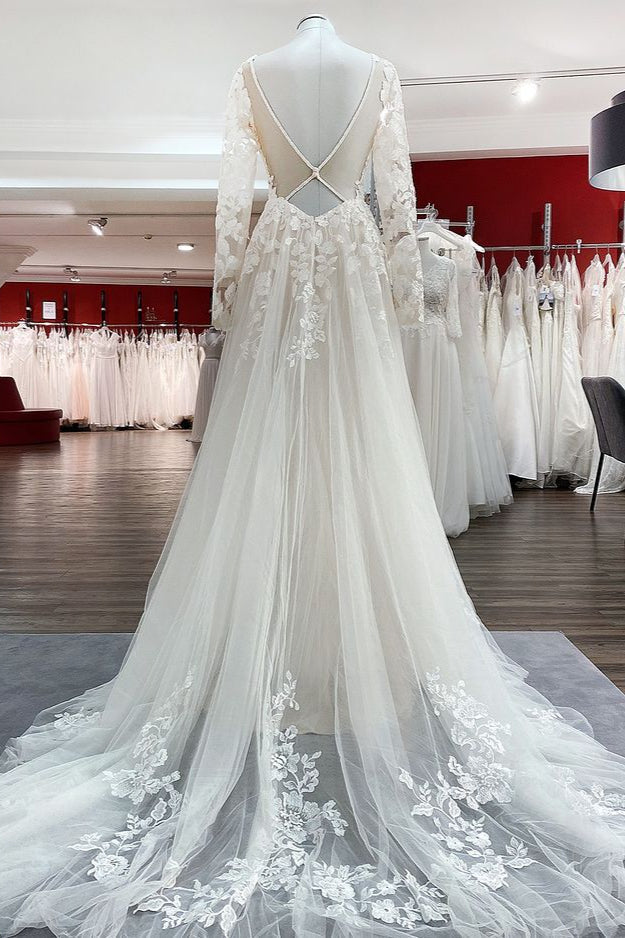 Vestidos de novia color marfil, corte en A, de tul, mangas largas, apliques de encaje y espalda descubierta