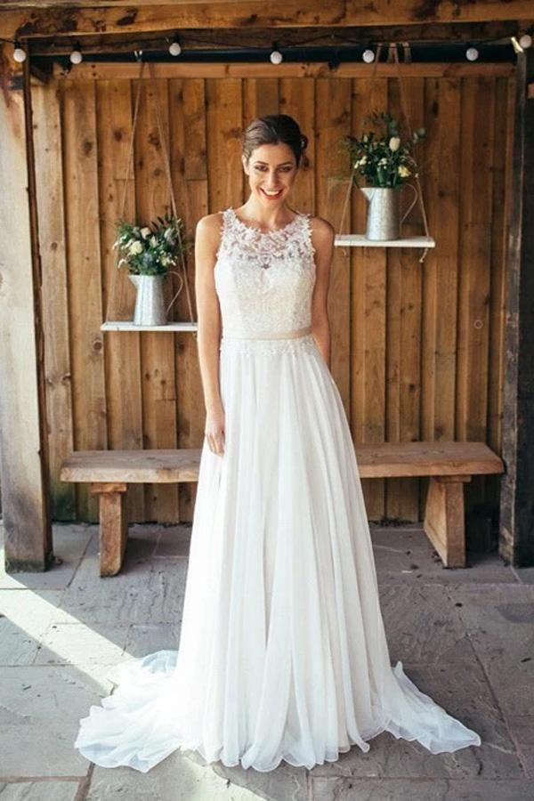 Robe de mariée bohème en dentelle ivoire pour la plage, avec traîne WD533