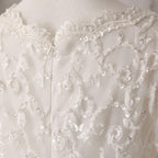 Vestido de novia de encaje marfil y satén con escote en V, manga larga y cuentas WD144 