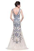 Robe de soirée sirène ivoire à col en V et appliques, longueur au sol