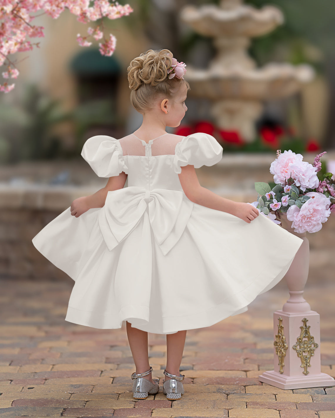 Vestido de princesa/vestido de princesa de satén hasta la rodilla para niña de las flores 