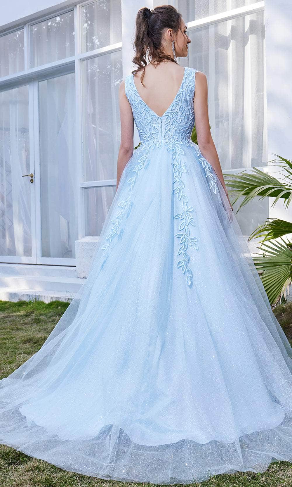 Robe longue trapèze sans manches à col en V