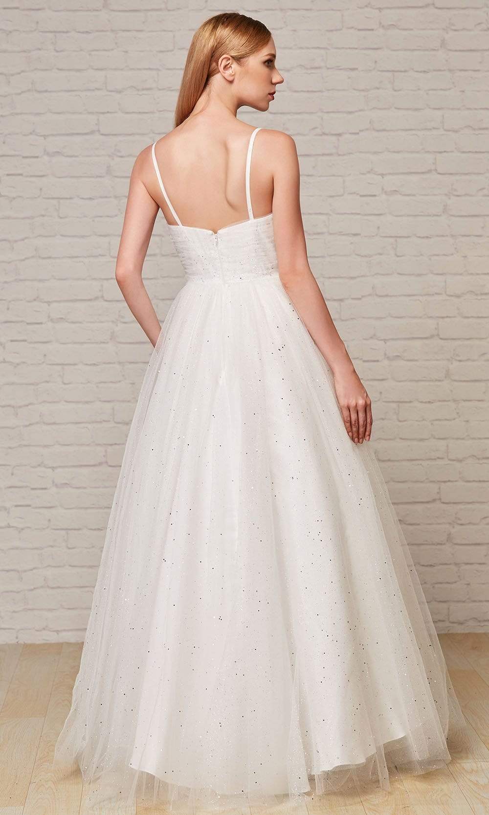 Robe trapèze plissée et ornée de paillettes