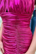 Vestido corto de fiesta fruncido con cuello halter