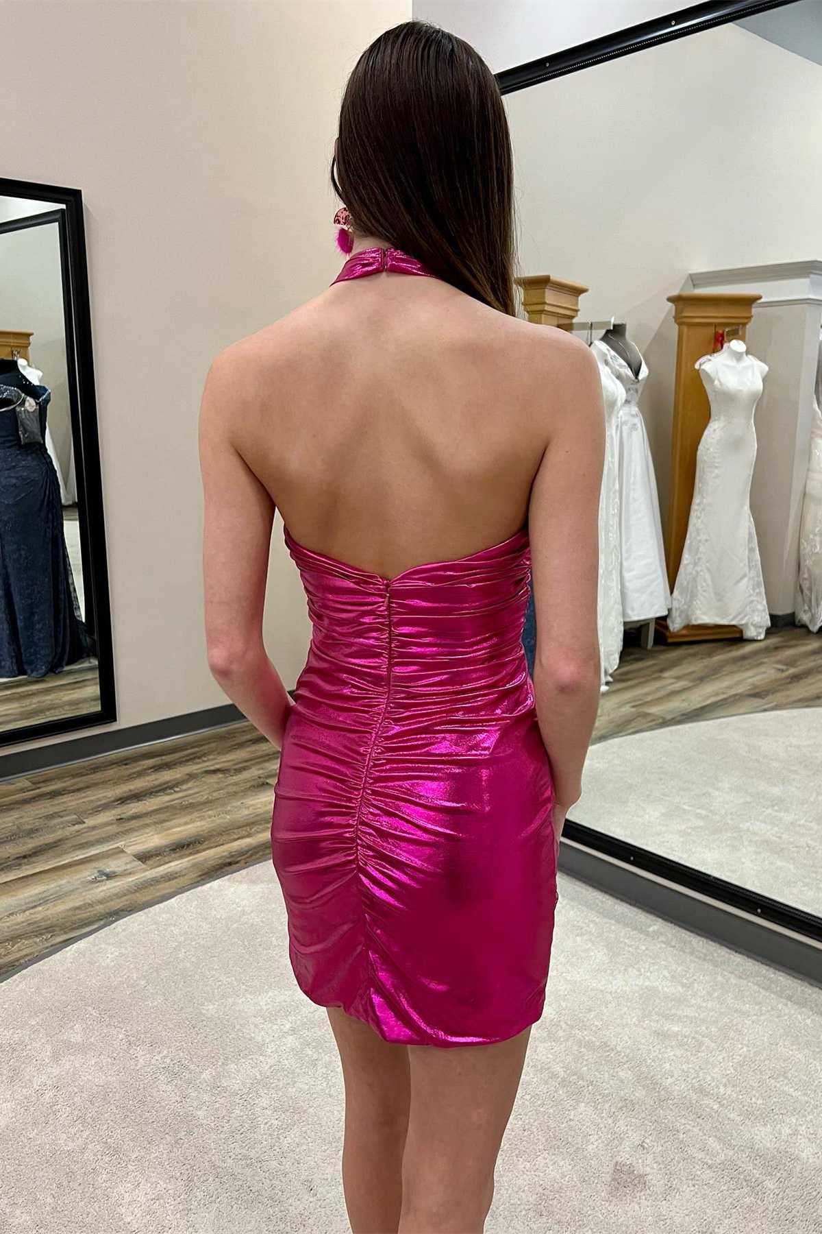 Robe de soirée courte à dos nu et froncée