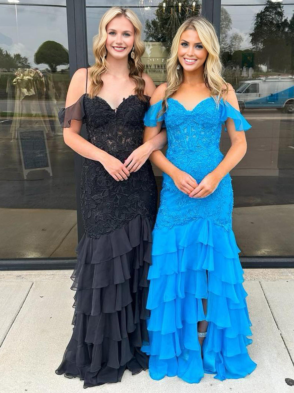 Kalel | Robe de bal sirène à manches froides en dentelle rouge à volants 