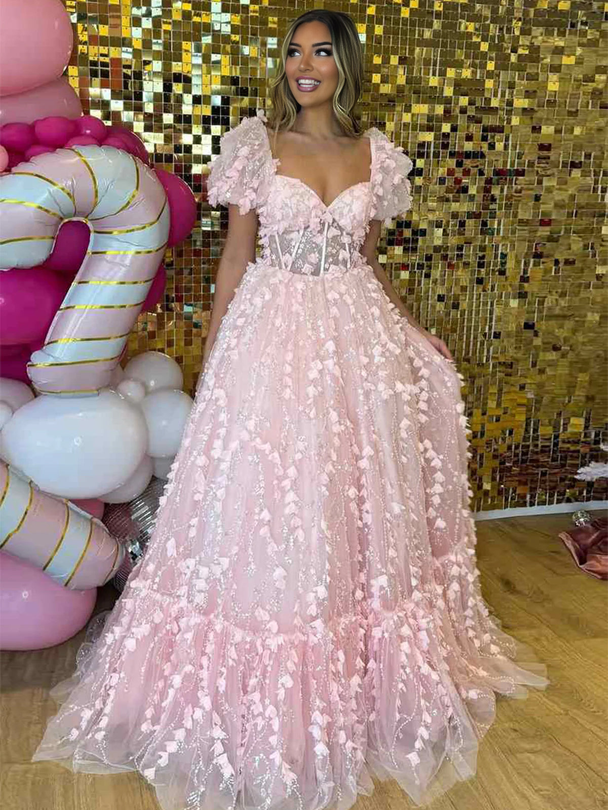 Keisha | Vestido de graduación rosa princesa con escote corazón, mangas abullonadas y flor 3D 