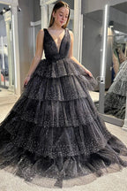 Khloé | Robe de bal longue à volants, col en V, sequins et tulle lavande, col V, volants et sequins, en tulle lavande